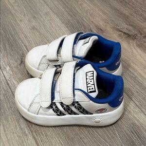Adidas Kids Sneakers in White and Blue